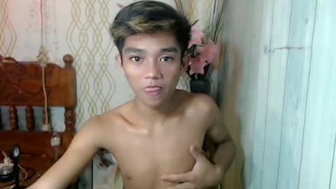 Snapshot of toothlessxx chatting on 06-29-26, 04:52 jhonrex online show from 06-29-26, 04:52