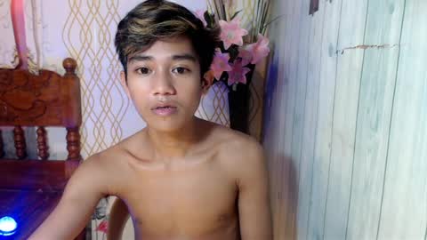 Snapshot of toothlessxx chatting on 07-16-26, 01:11 jhonrex online show from 07-16-26, 01:11