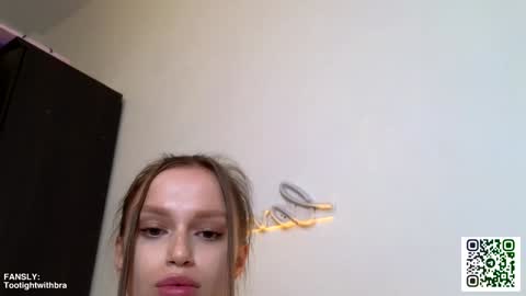 Snapshot of tootightwithbra chatting on 01-23-25, 07:43 Kira online show from 01-23-25, 07:43