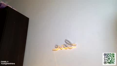 Snapshot of tootightwithbra chatting on 01-30-25, 08:11 Kira online show from 01-30-25, 08:11