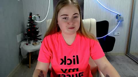 Snapshot of tori_blond chatting on 12-23-24, 11:04 tori_blond online show from 12-23-24, 11:04