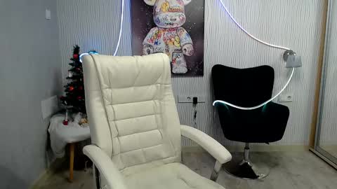 Snapshot of tori_blond chatting on 12-26-24, 07:35 tori_blond online show from 12-26-24, 07:35