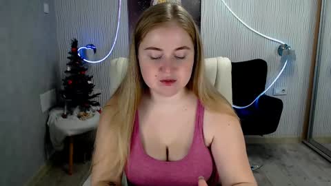 Snapshot of tori_blond chatting on 01-17-25, 07:30 tori_blond online show from 01-17-25, 07:30