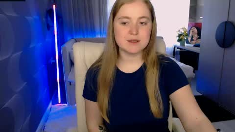 Snapshot of tori_blond chatting on 04-25-26, 06:16 tori_blond online show from 04-25-26, 06:16