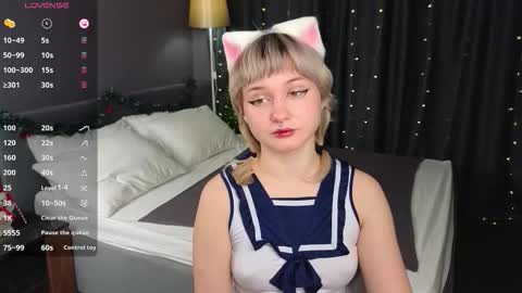 Tori online show from 12-04-25, 12:09