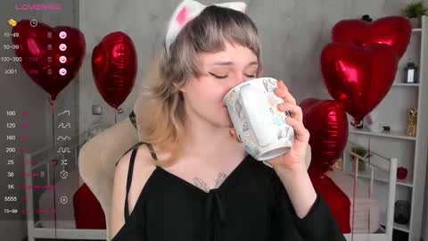 Tori online show from 02-12-26, 12:05