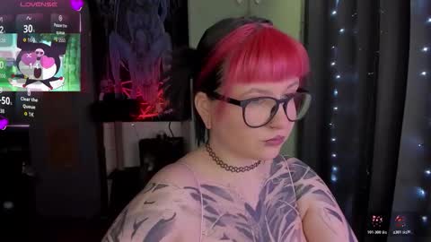 Snapshot of toriayun0 chatting on 03-11-26, 11:00 your personal gothic girl check it online show from 03-11-26, 11:00