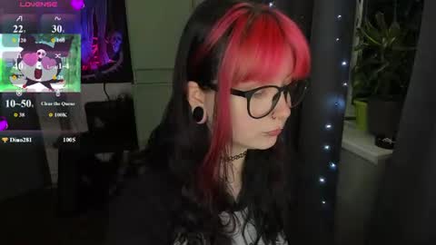 Snapshot of toriayun0 chatting on 06-12-26, 09:14 your personal gothic girl check it online show from 06-12-26, 09:14