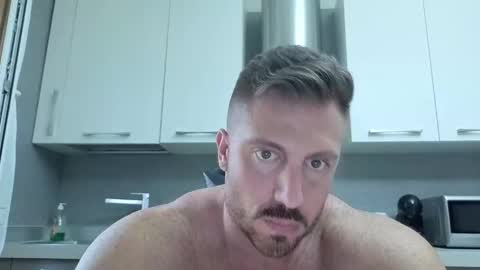 Snapshot of toro_arrapato chatting on 06-08-26, 01:00 toro_arrapato online show from 06-08-26, 01:00