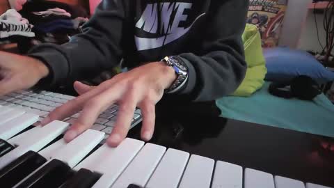 Snapshot of torosko chatting on 11-30-25, 12:09 Torosko online show from 11-30-25, 12:09