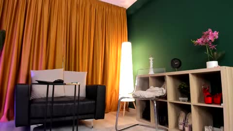 Snapshot of torri_kitten chatting on 10-01-25, 04:29 torri kitten online show from 10-01-25, 04:29