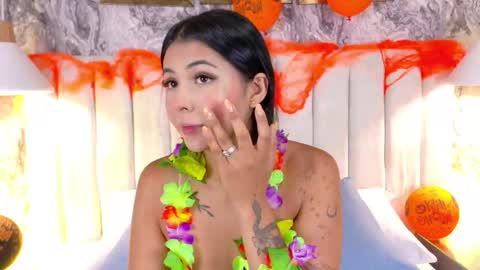 Ana Maria  online show from 10-31-25, 11:22