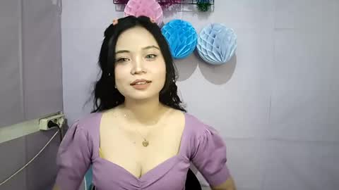 Snapshot of toshikoseaforth chatting on 05-21-26, 11:17 Emma online show from 05-21-26, 11:17