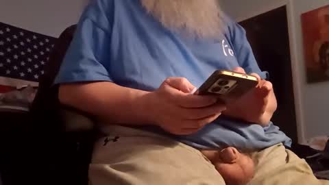 totallyawesome_65 online show from 04-09-26, 06:02