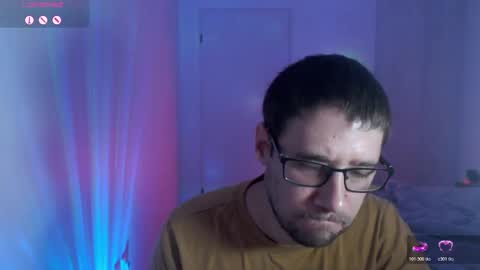 Snapshot of totoclown chatting on 10-29-25, 02:25 Thomas online show from 10-29-25, 02:25