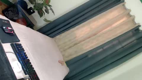 Snapshot of touch_my_body_daddy chatting on 02-08-25, 11:45 touch_my_body_daddy online show from 02-08-25, 11:45