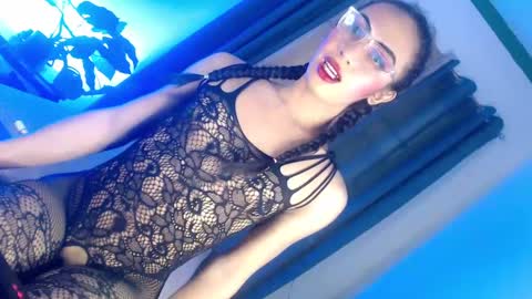 Snapshot of touch_my_body_daddy chatting on 02-15-25, 04:36 touch_my_body_daddy online show from 02-15-25, 04:36