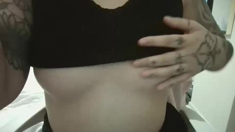 Snapshot of touchtease chatting on 02-01-26, 12:20 touchtease online show from 02-01-26, 12:20