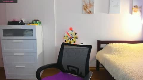 Ellina online show from 05-16-26, 08:00