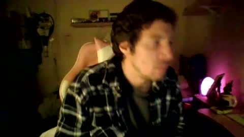 Snapshot of toyboysquirt chatting on 07-08-26, 06:51 toyboysquirt online show from 07-08-26, 06:51
