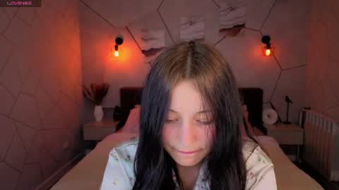 Snapshot of tracey_gill chatting on 06-21-26, 09:23 tracey_gill online show from 06-21-26, 09:23