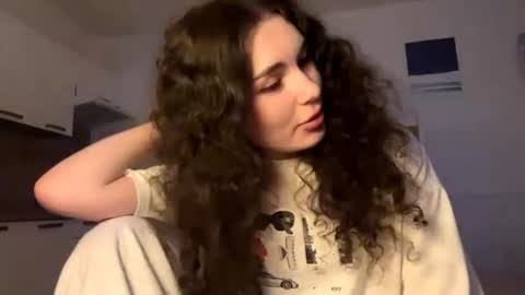 Snapshot of tracithetford chatting on 07-12-26, 06:21 Alex3 online show from 07-12-26, 06:21