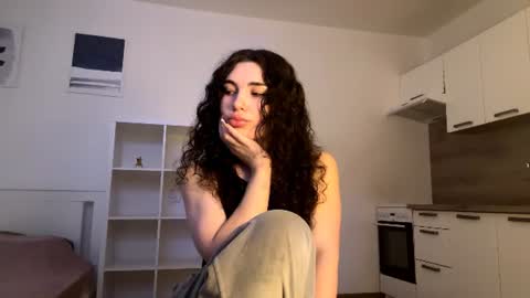 Snapshot of tracithetford chatting on 07-19-26, 04:54 Alex3 online show from 07-19-26, 04:54