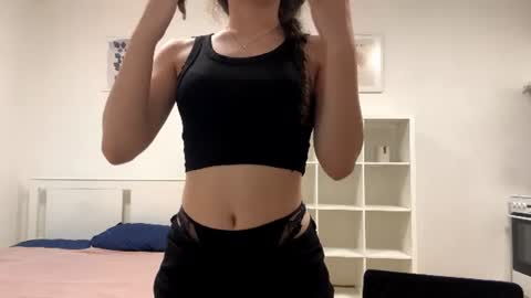 Snapshot of tracithetford chatting on 07-25-26, 04:37 Alex3 online show from 07-25-26, 04:37