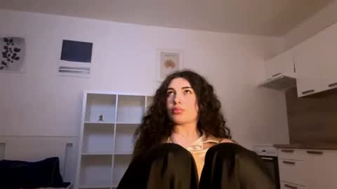 Snapshot of tracithetford chatting on 07-31-26, 07:35 Alex3 online show from 07-31-26, 07:35