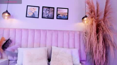Snapshot of tracy_lee_ chatting on 06-15-26, 12:51 Tracy online show from 06-15-26, 12:51