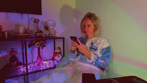 Snapshot of trafka_murafka chatting on 02-09-25, 12:28 Hey my name is Kiri Kiri online show from 02-09-25, 12:28