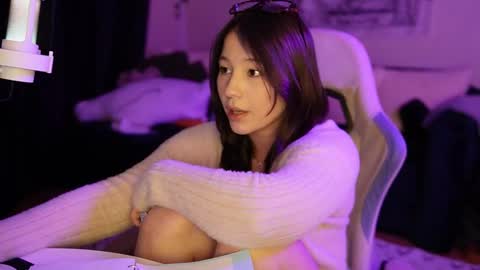 Ariana and Erik online show from 09-21-25, 05:36