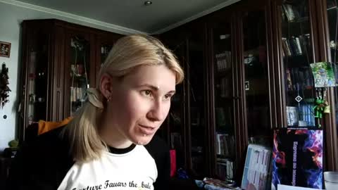 Lesly online show from 05-23-26, 09:46