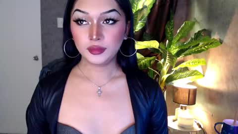 Snapshot of transbadassx chatting on 12-10-24, 01:43 CLEOPATHRA online show from 12-10-24, 01:43