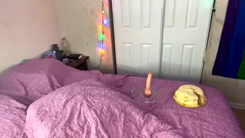 TransDomme Omi online show from 12-31-24, 09:39