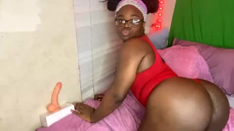 TransDomme Omi online show from 02-08-25, 09:56