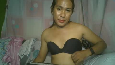 Snapshot of transhottie28 chatting on 02-12-25, 01:27 transhottie28 online show from 02-12-25, 01:27