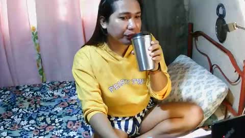 Snapshot of transhottie28 chatting on 10-27-25, 12:47 transhottie28 online show from 10-27-25, 12:47