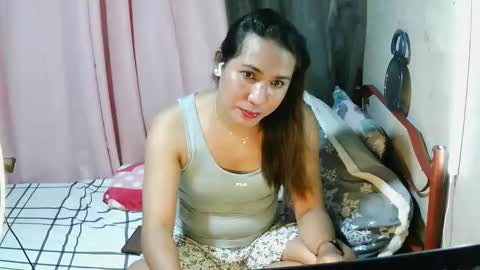 Snapshot of transhottie28 chatting on 11-21-25, 01:10 transhottie28 online show from 11-21-25, 01:10