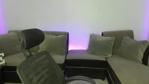 Sue online show from 02-25-25, 06:20