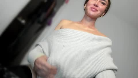 ALMIGHTY GODDESS VALENTINA online show from 05-15-26, 07:21