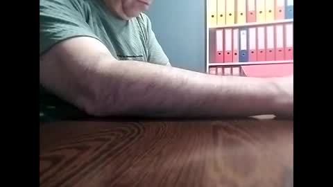 Snapshot of trapper727272 chatting on 01-22-25, 12:17 Big Head Cock online show from 01-22-25, 12:17