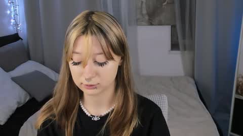 Nyuta Hartmann online show from 02-05-25, 01:44