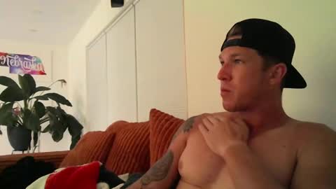 Snapshot of trash_man1989 chatting on 11-24-25, 01:05 trash_man1989 online show from 11-24-25, 01:05