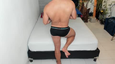 travis bakerr online show from 02-08-25, 01:32