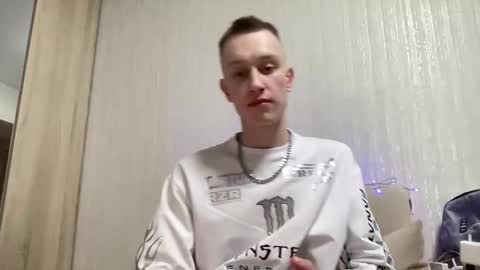 Travis online show from 04-01-26, 01:41