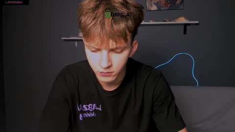 Snapshot of travis_wolf_ chatting on 09-09-25, 07:13 Travis online show from 09-09-25, 07:13