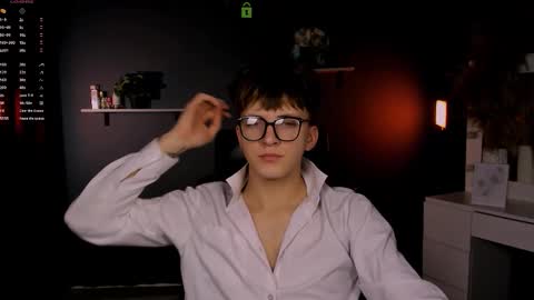 Snapshot of travis_wolf_ chatting on 10-07-25, 07:22 Travis online show from 10-07-25, 07:22