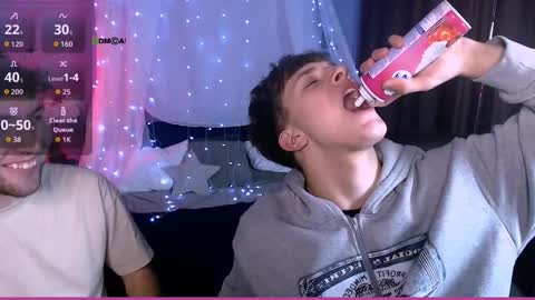 Snapshot of travis_wolf_ chatting on 11-12-25, 07:57 Travis online show from 11-12-25, 07:57