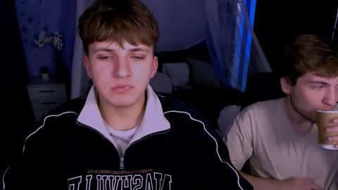 Snapshot of travis_wolf_ chatting on 11-19-25, 08:20 Travis online show from 11-19-25, 08:20